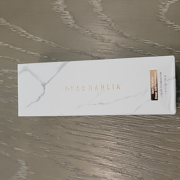 DEAR DAHLIA SKIN PARADISE SHEER SILK FOUNDATION - Picture 1 of 1